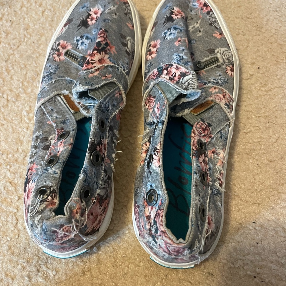Blowfish Gray Floral Slip-On Sneakers